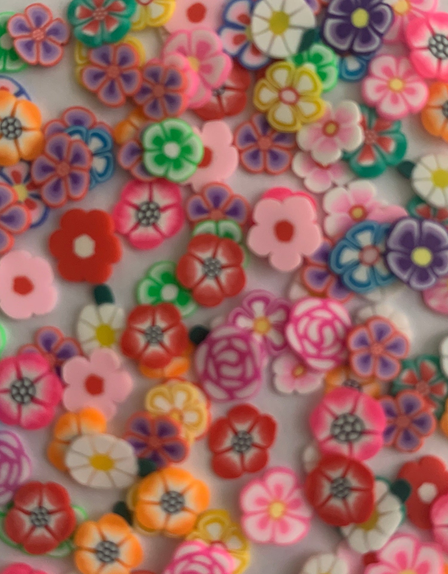 Décos Coffret de 12 Fleurs Fimos